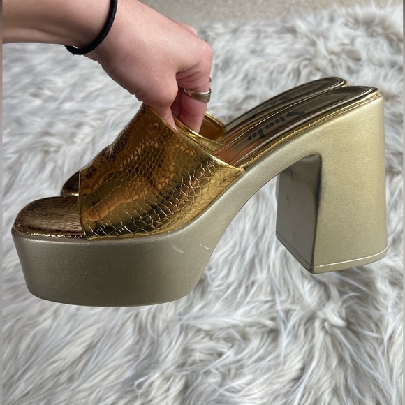 Shein Gold Platform Heels Size 6 - Picture 8 of 9
